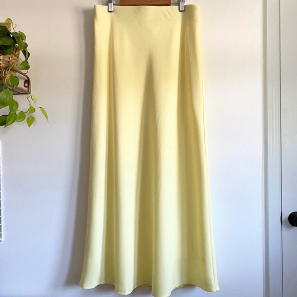 Loft Butter Yellow Satin Bias Midi Skirt LP- New without tags - Picture 7 of 8
